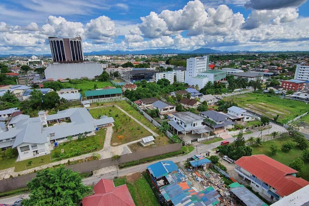 Kozi Square New Sgh Cozy Home Lv5B Kuching Dış mekan fotoğraf
